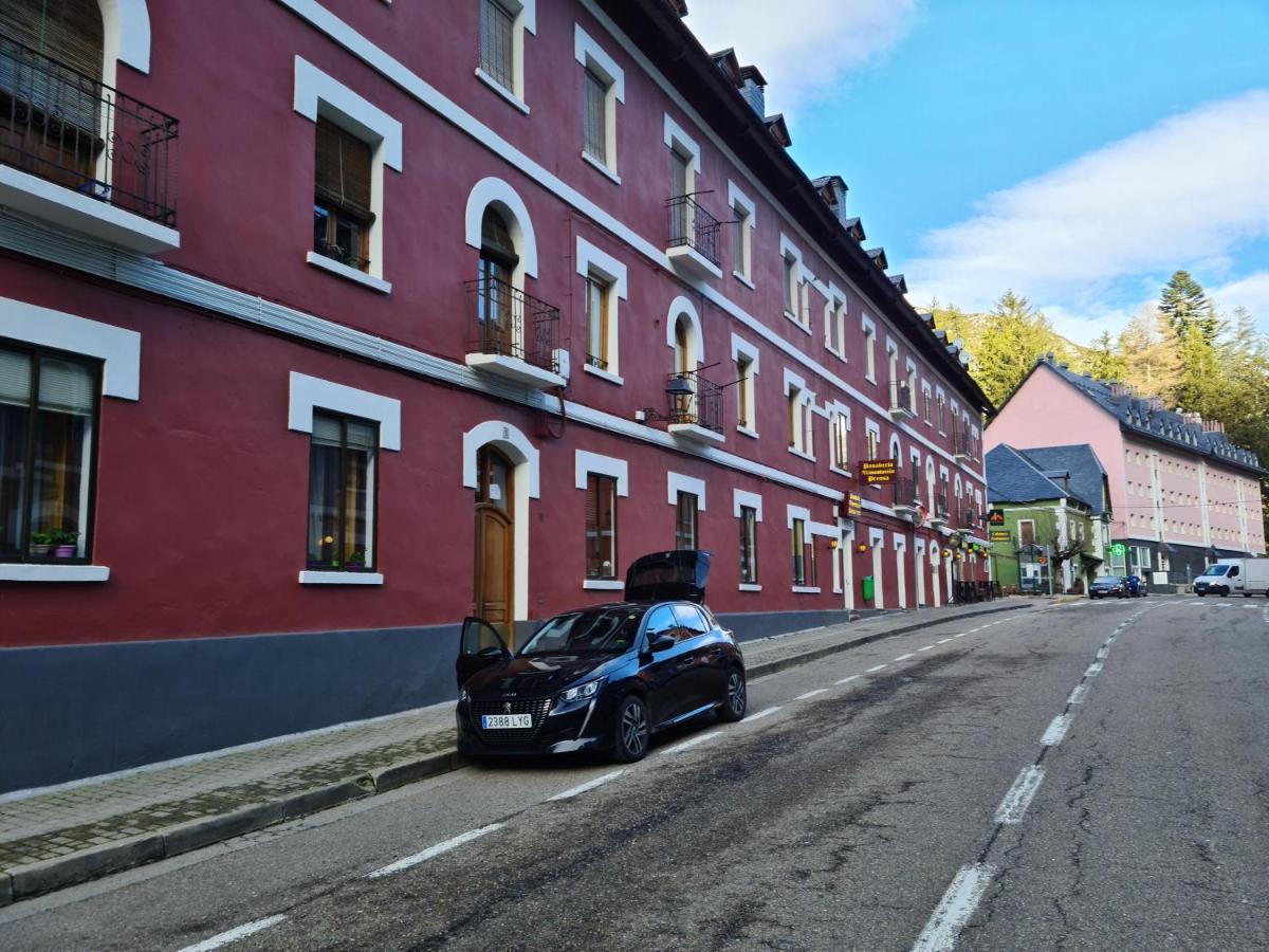 Espectacular Apartamento Reformado En Edificio Historico, Con Wifi Canfranc Eksteriør bilde