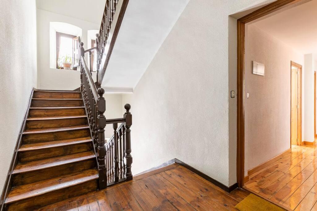 Espectacular Apartamento Reformado En Edificio Historico, Con Wifi Canfranc Eksteriør bilde
